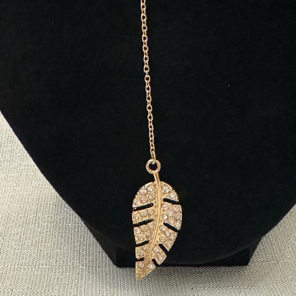 💎Pick 2/$7 NEW Adjustable Leaf and Rhinestone Fashion Necklace - Picture 3 of 6
